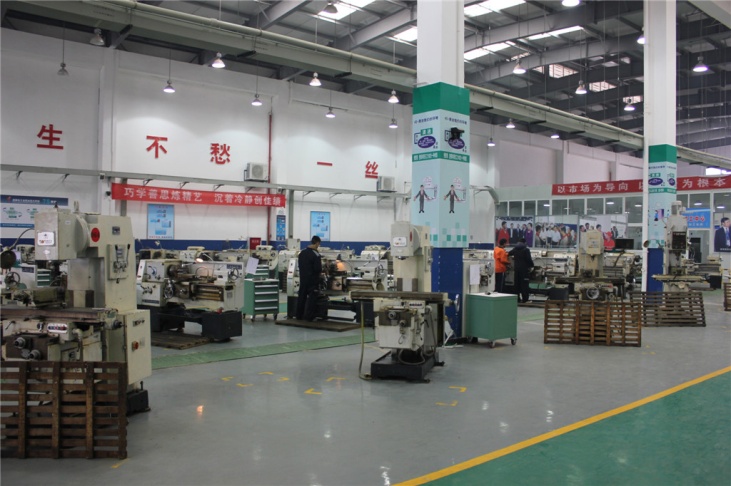 说明: F:\学校照片\IMG_1821.jpg